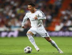 开云官网-看到您的需求，我注意到一个关键点，本泽马是皇家马德里的核心球员，而多特蒙德横扫塞维利亚是另一场比赛。直接组合会与事实不符