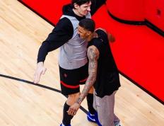 开云APP-包含火箭队实力派球员爆发，带领球队逆袭的词条