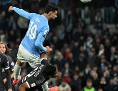 开云体育在线-意大利足球盛宴中球员们的出色表演