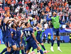 开云体育在线-欧洲足球比赛中球队实力得到认可