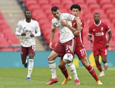 开云体育在线-CLG翻盘BRO，Uzi拿下关键大龙宿敌对决小组赛，留下经典瞬间