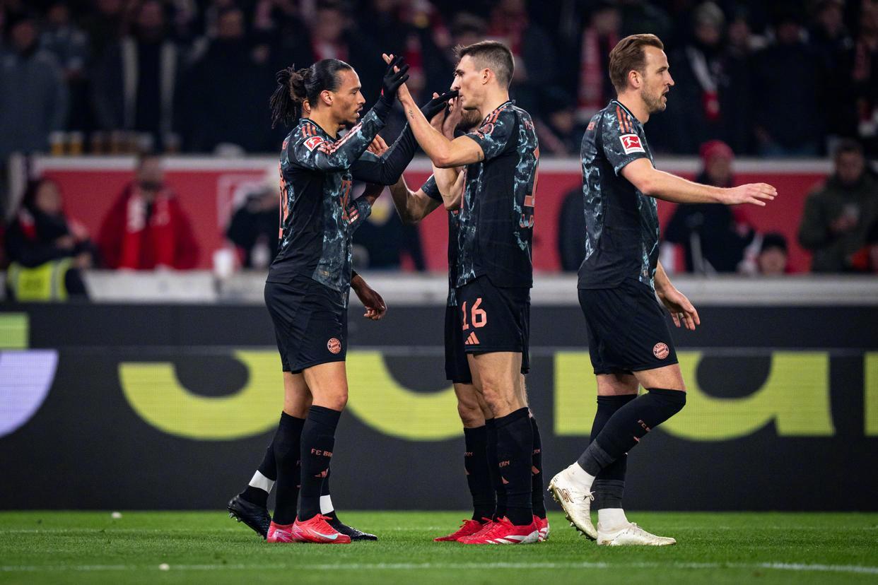 开云体育app-拜仁慕尼黑客场轻松取胜，领跑积分榜的简单介绍