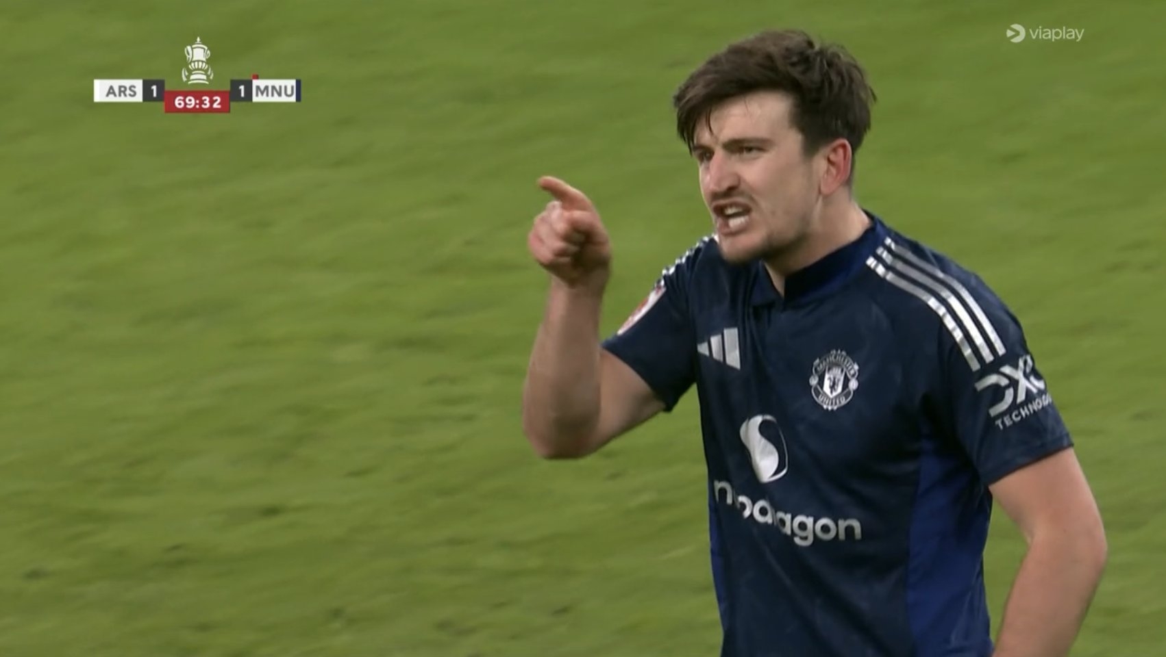 开云体育在线-关于欧预赛比赛上演惊心动魄的一幕的信息