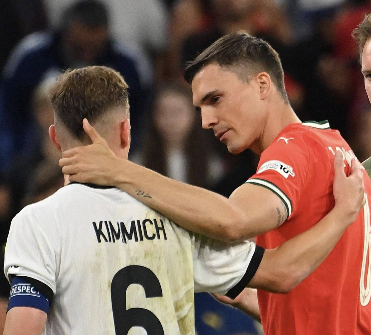 开云体育APP下载-欧国联四强淘汰战打响,惜败者黯然神伤