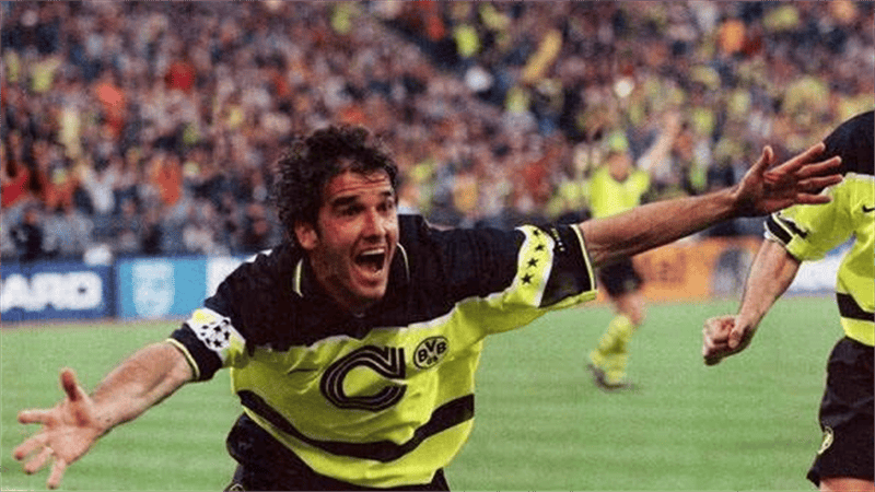 开云APP-尤文图斯无缘欧冠决赛，梅开二度未能晋级