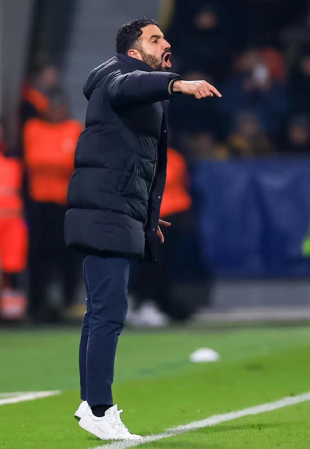 开云官网-曼联一举扭转颓势，逆袭击败对手