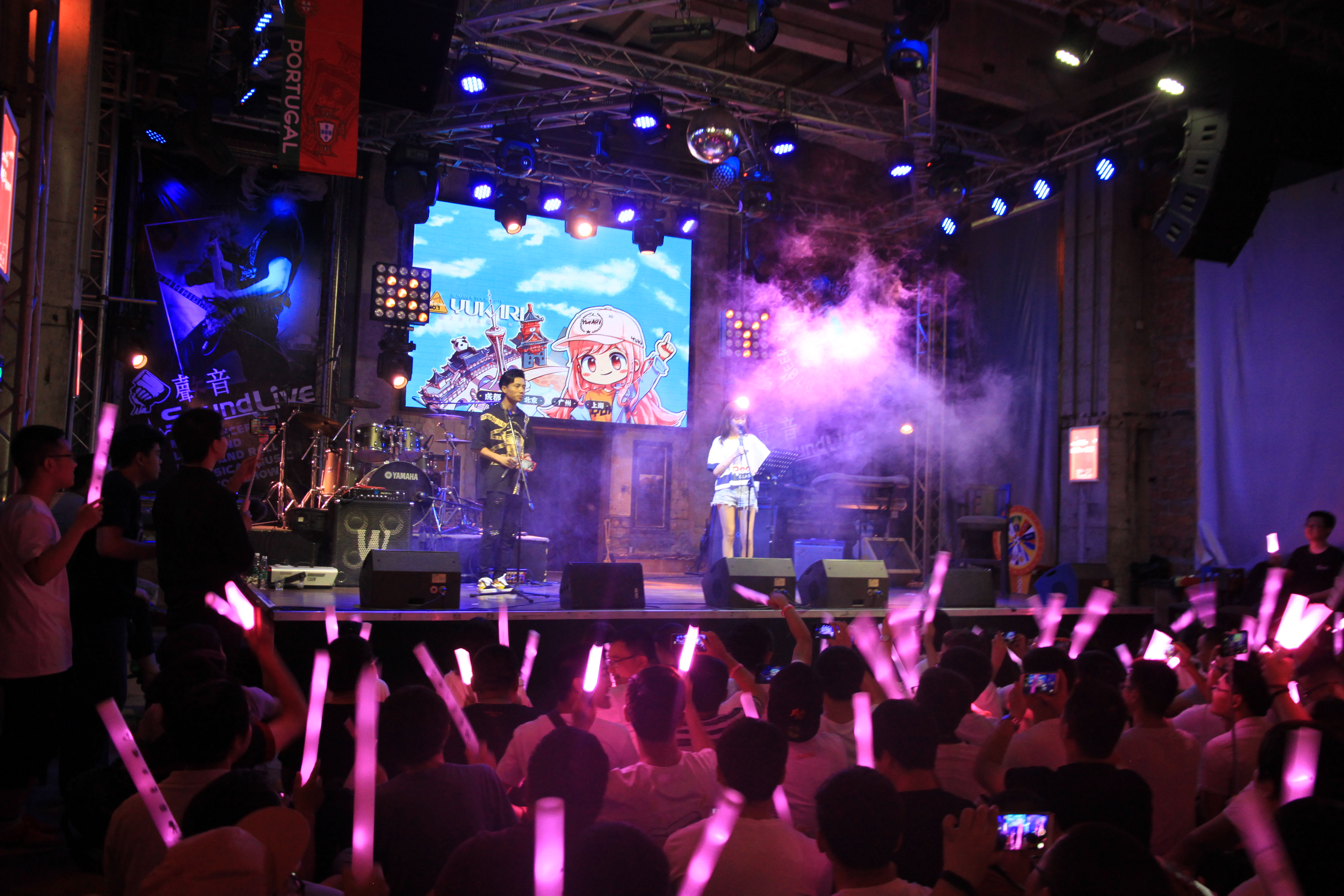 开云官网-包含TSM险胜T1，Caps开启传奇时刻强强对话四强赛，让粉丝疯狂欢呼的词条