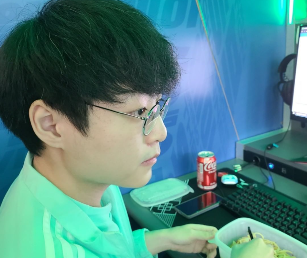 开云体育-包含BRO血洗DK,Tarzan操刀奇招英雄翻盘顶尖较量淘汰赛,锁定晋级资格的词条