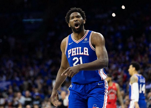 开云体育在线-76人轻取尼克斯恩比德砍下32分