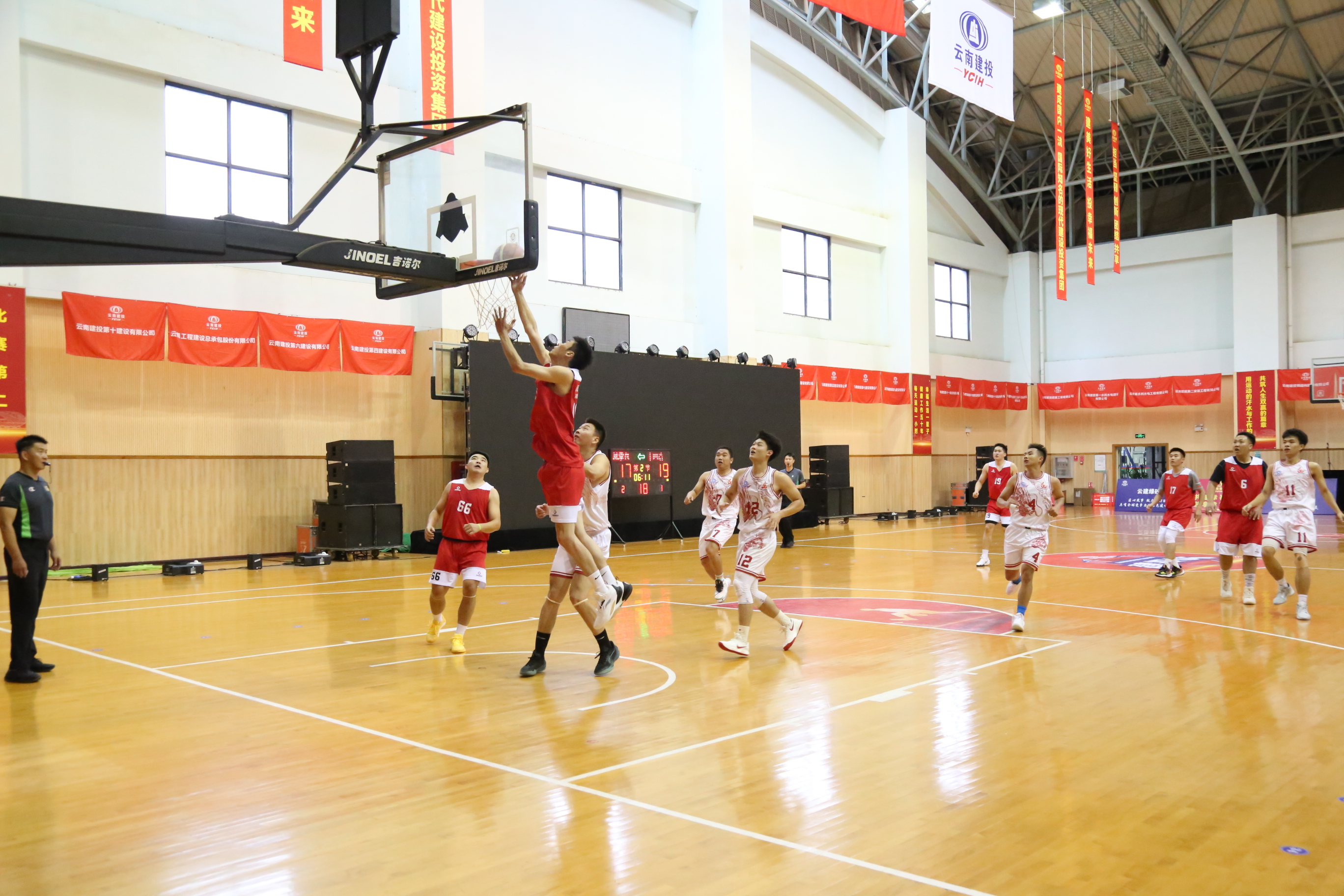 开云体育APP下载-篮球比赛赛果揭晓,强队战绩皆有斩获!