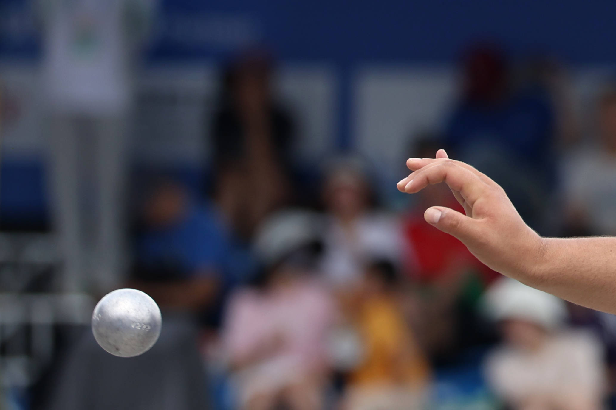 开云官网-突尼斯游泳选手突然爆发，轻松赢得金牌