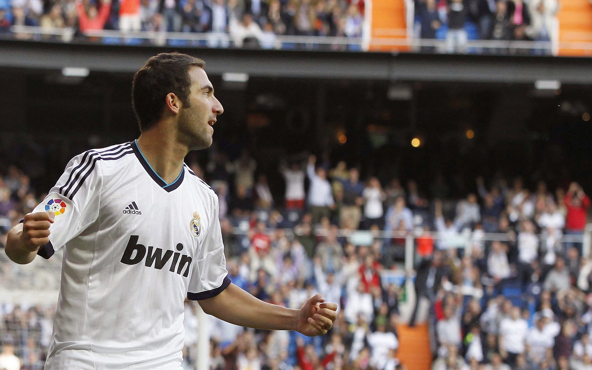 开云体育入口-从冰点到沸点，克莱·汤普森用一记迟到的三分，完成自我救赎